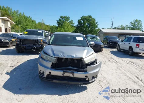 2015 Toyota Highlander Le Plus V6 z USA, uszkodzony, nr VIN 5TDBKRFH2FS194962